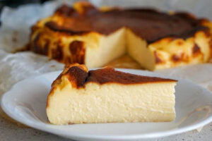 دربارۀ این مقاله بیشتر بخوانید طرز تهیه چیز کیک سن سباستین؛ خوشمزه، کرمی و بدون دردسر